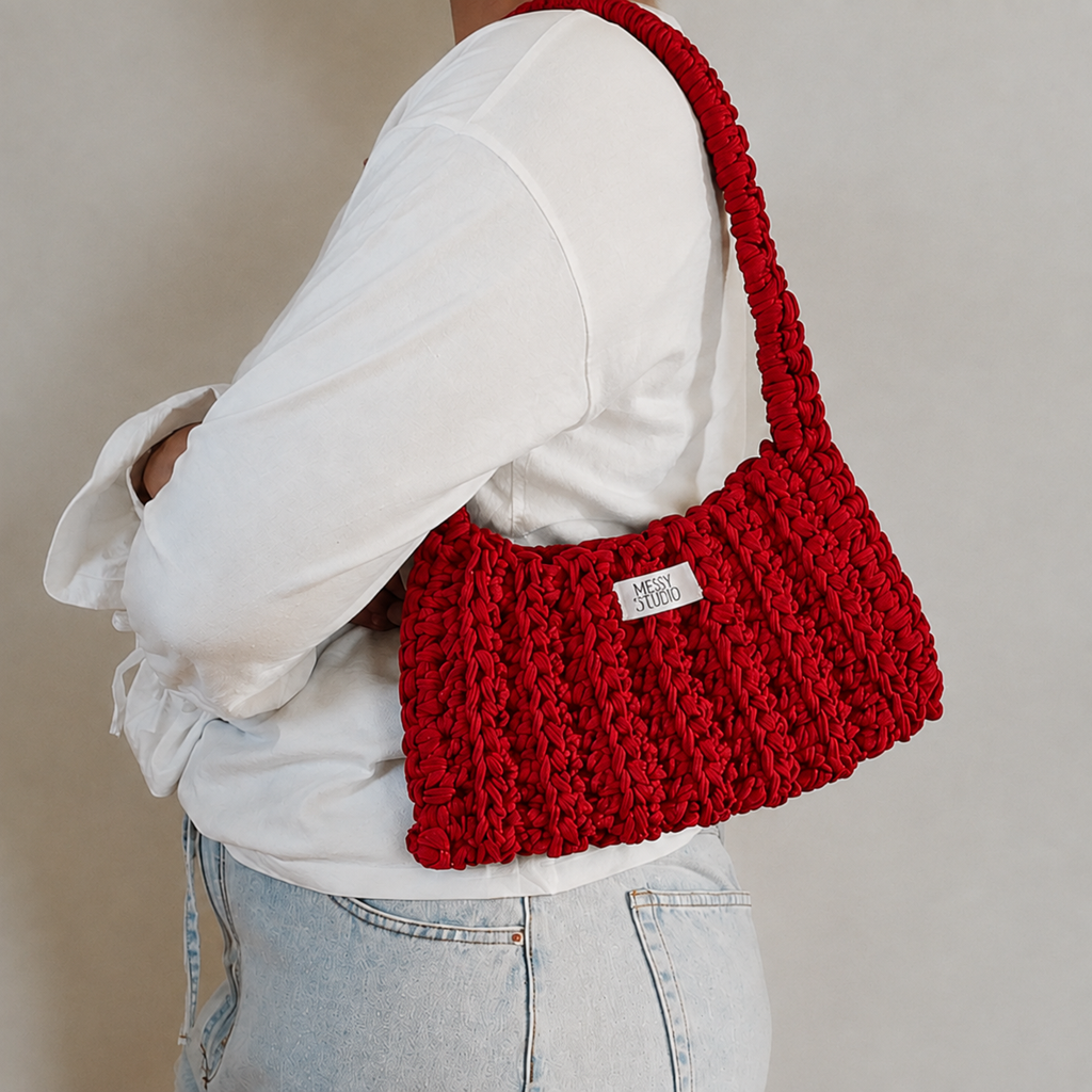 The Studio Loop Shoulder Red