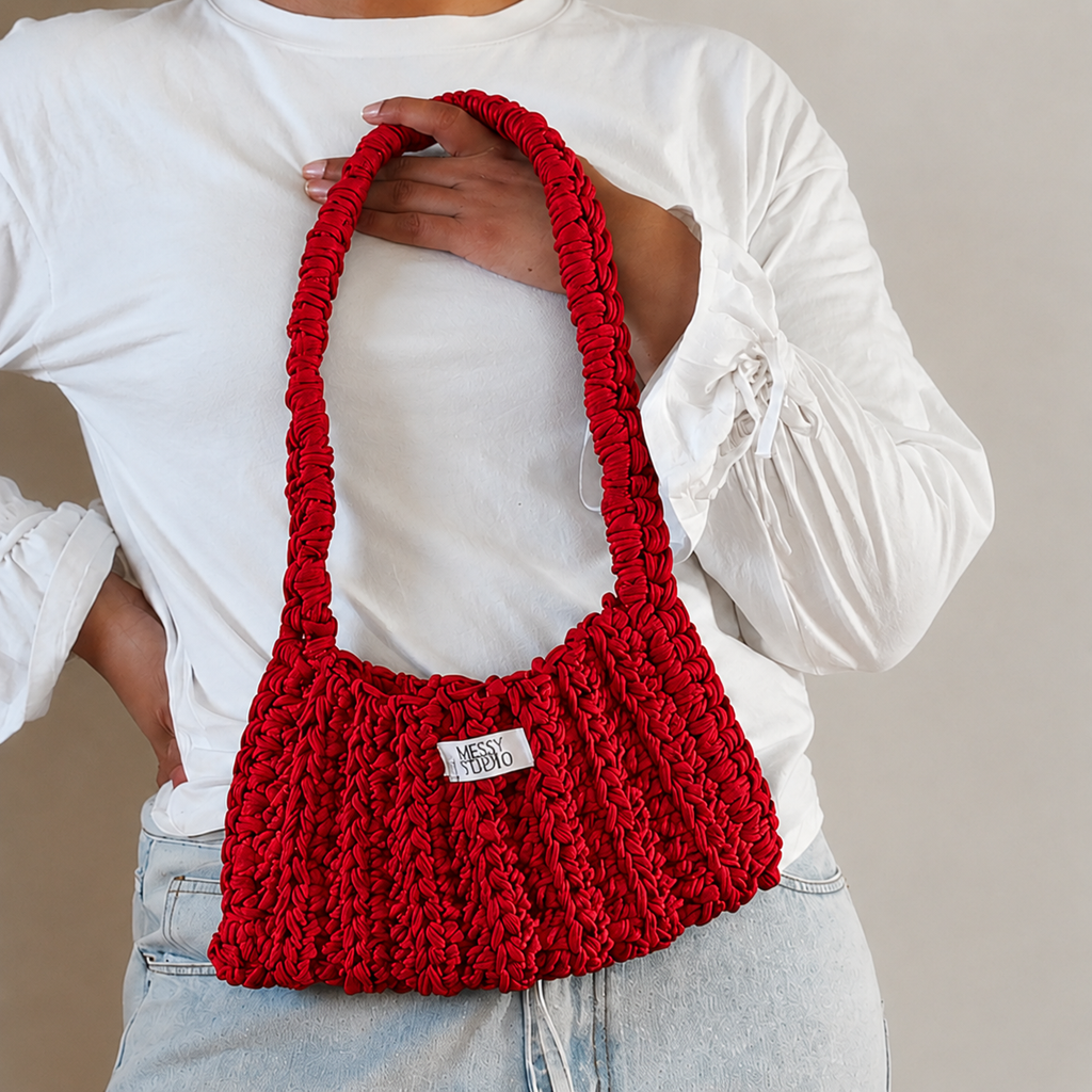 The Studio Loop Shoulder Red