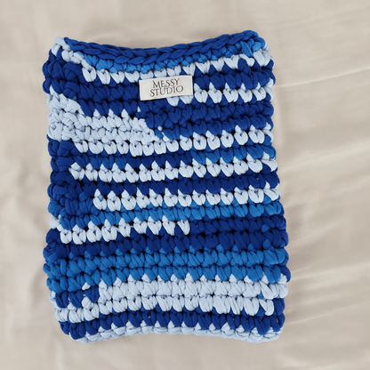 Blue sleeve front