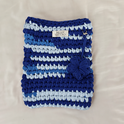 Blue sleeve with flower
