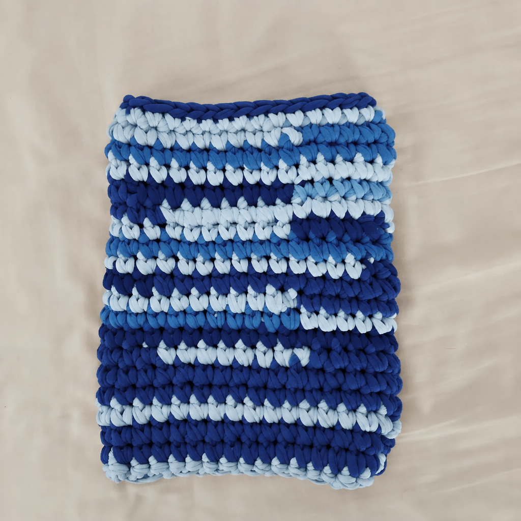 Blue sleeve back